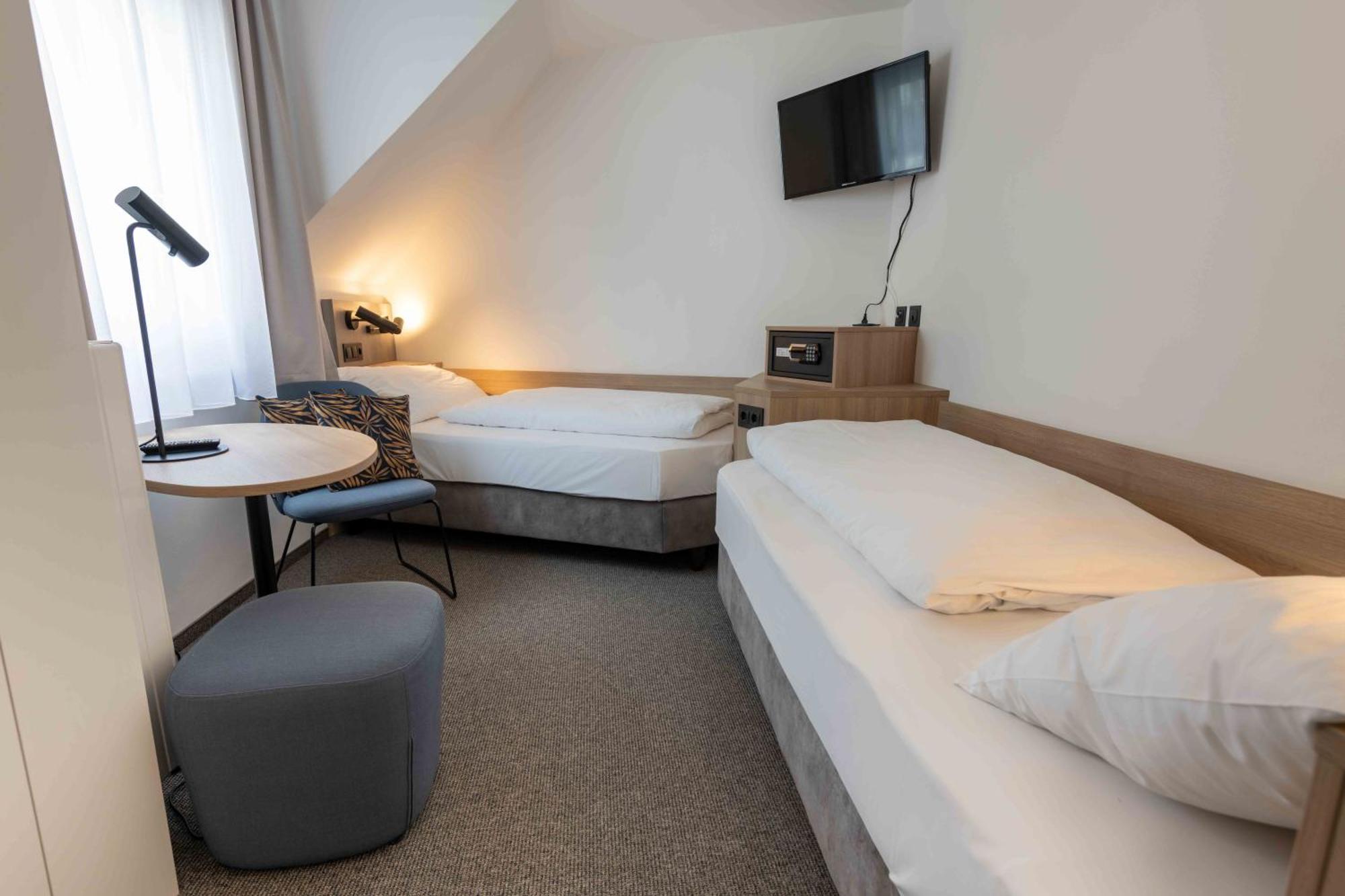 Hotel Anker Клостернойбург Екстериор снимка